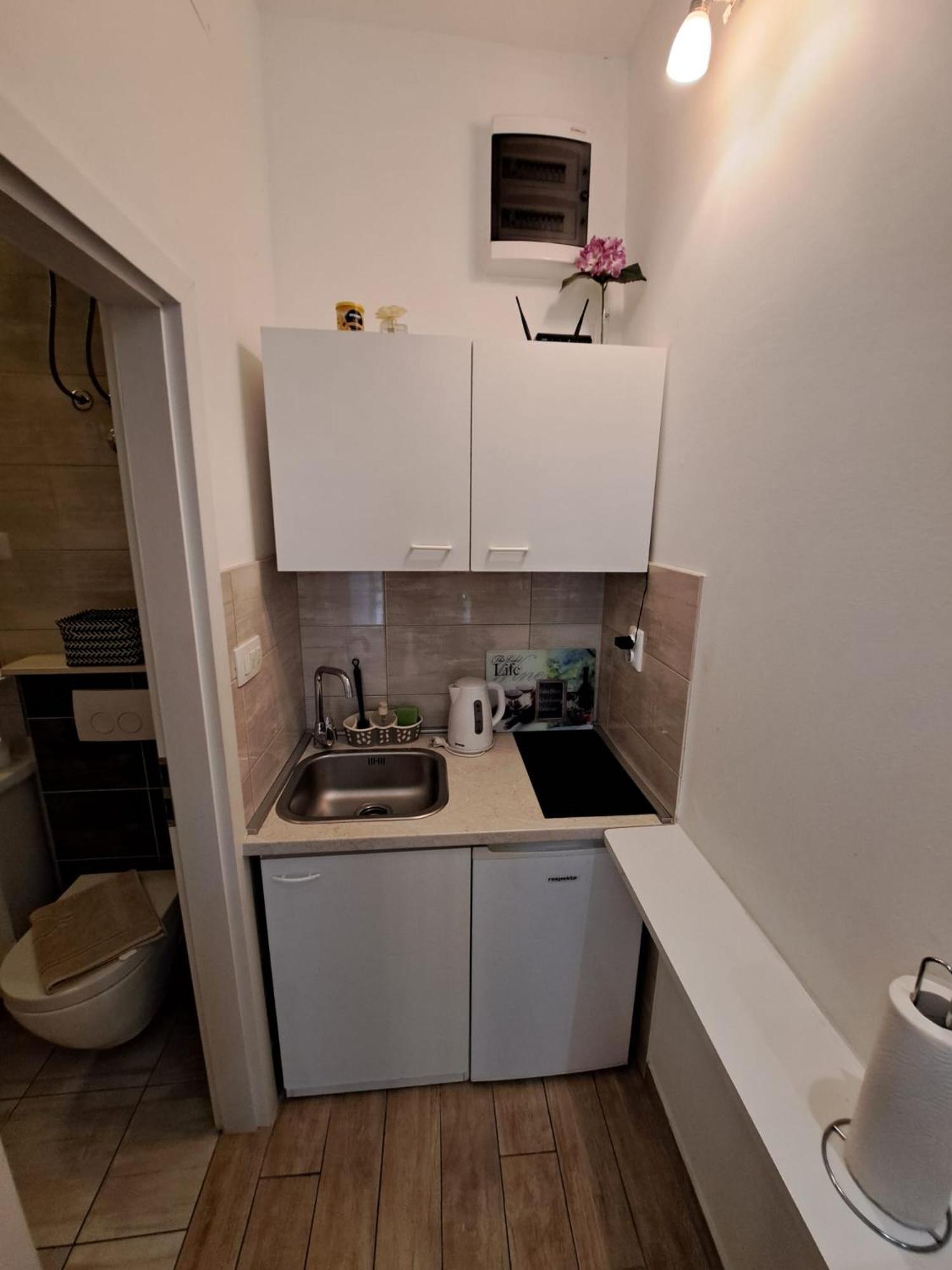 Studio Apartment Legcevic Каштела Экстерьер фото
