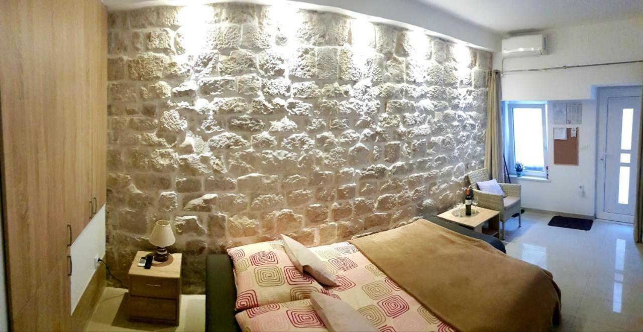 Studio Apartment Legcevic Каштела Экстерьер фото