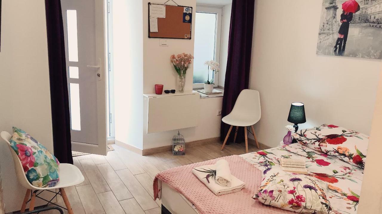 Studio Apartment Legcevic Каштела Экстерьер фото