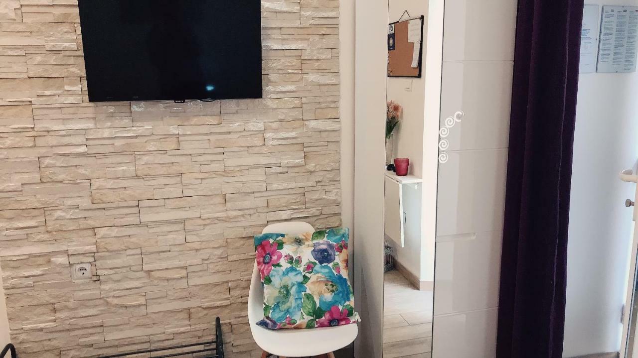 Studio Apartment Legcevic Каштела Экстерьер фото